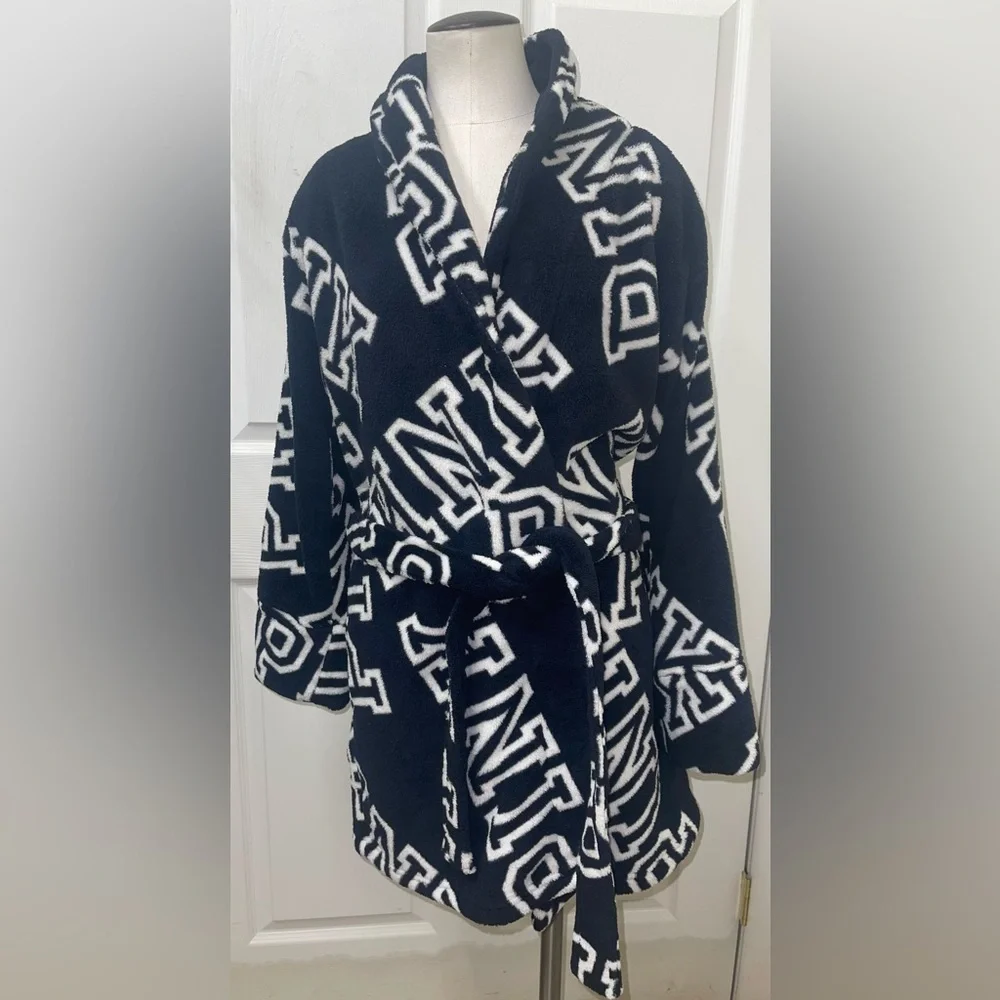 PINK Victoria’s Secret Robe - Picture 2 of 5